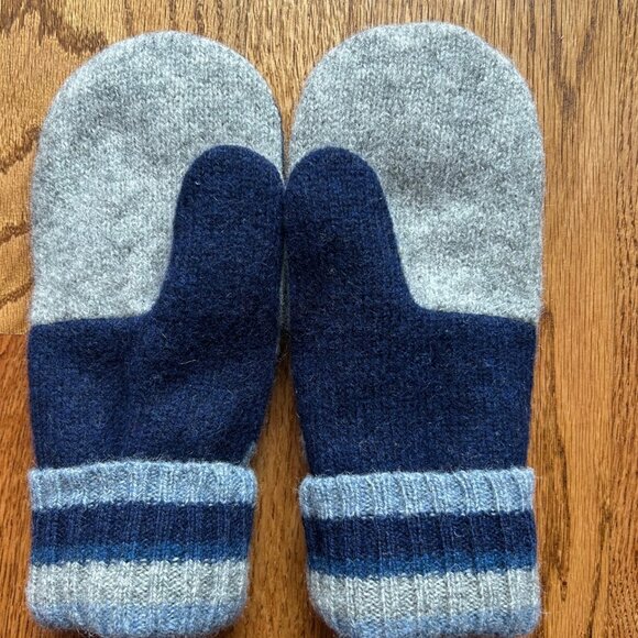 100% Felted Shetland Wool handcrafted Mittens - Navy, Gray, Blue Strip - Picture 2 of 6